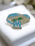 Pin's vintage Olympique de Marseille OM stade Vélodrome badge ancien football
