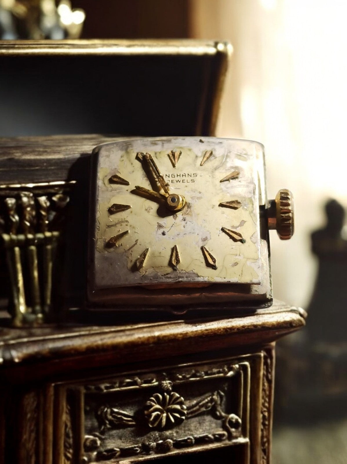 Montre mécanique vintage Junghans carrée, cadran doré, à restaurer