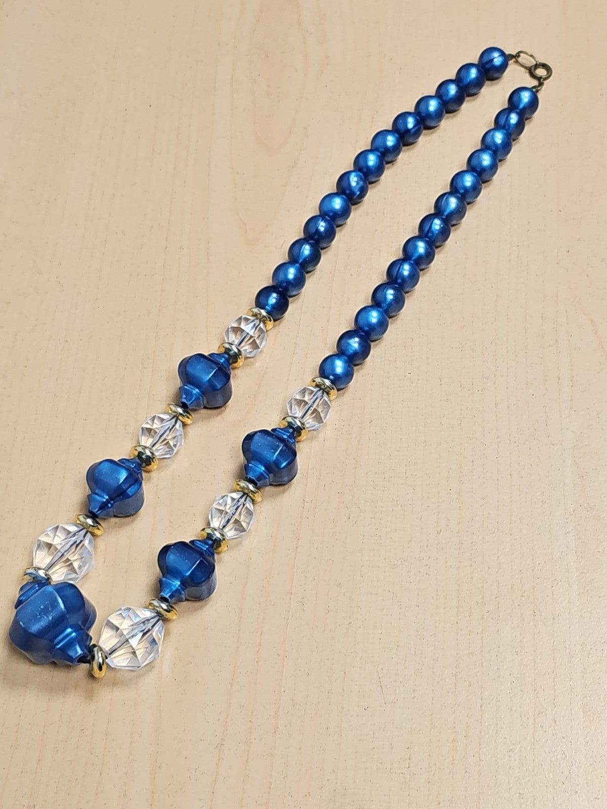 Collier rétro ancien fantaisie, bijou vintage élégant pour collection ou cadeau