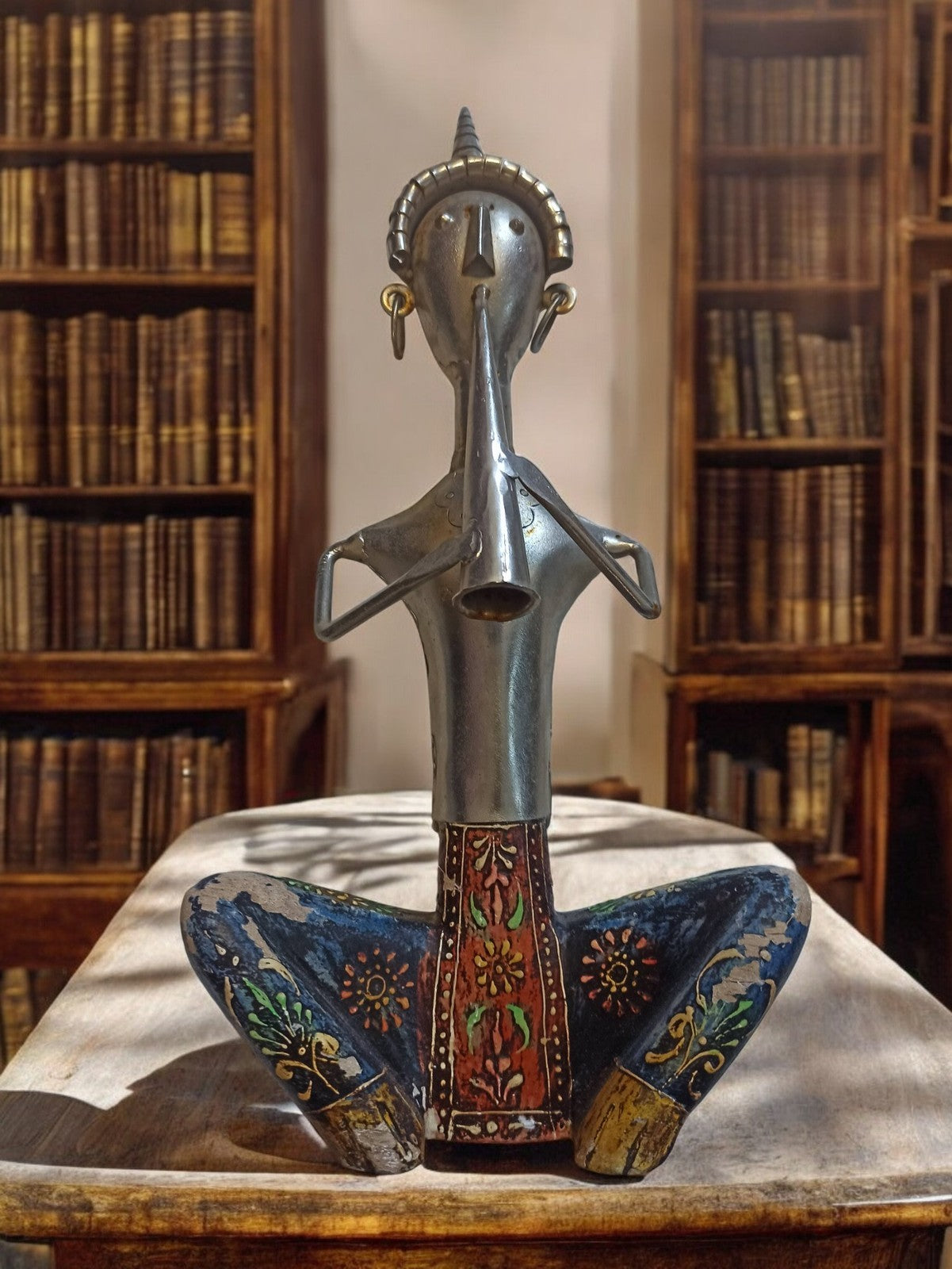 Sculpture africaine vintage métal peint musicien ethnique déco artisanat
