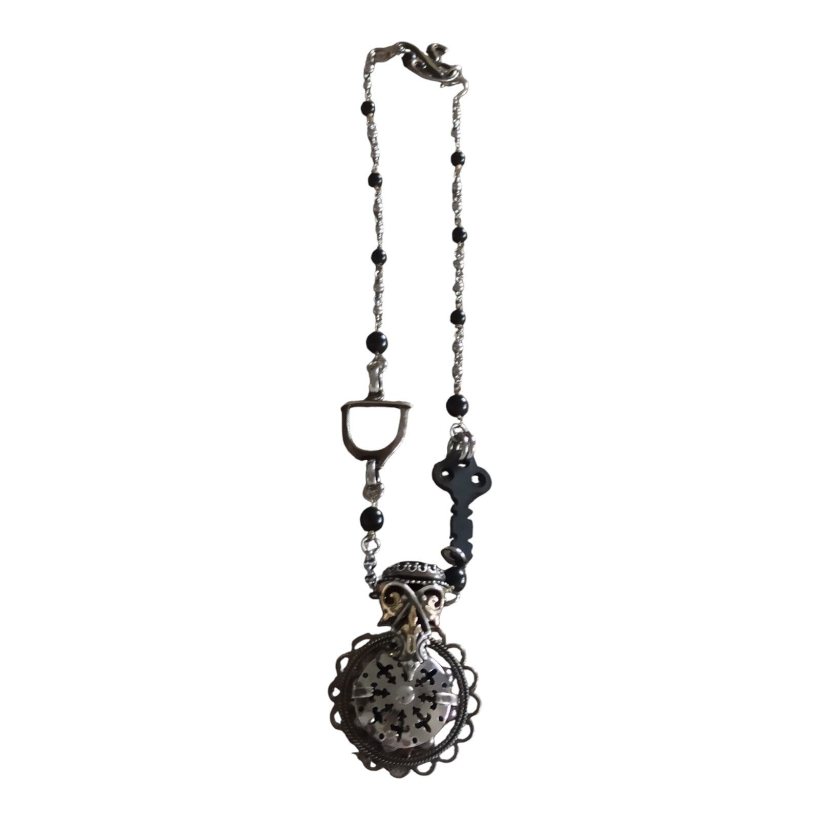 Collier steampunk rétro industriel signé, pendentif engrenages clé, design uniqu
