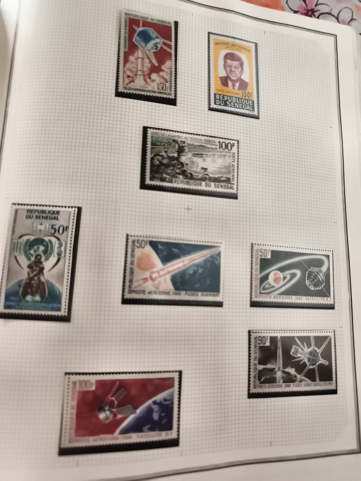 Timbres anciens Sénégal neufs spatial Kennedy fusées satellites années 60