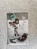 CPA enfant bouquet fleurs colorisées timbre 5c vert France début XXe