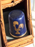 Dé à coudre vintage collection bleu motif coq doré ancien objet couture déco