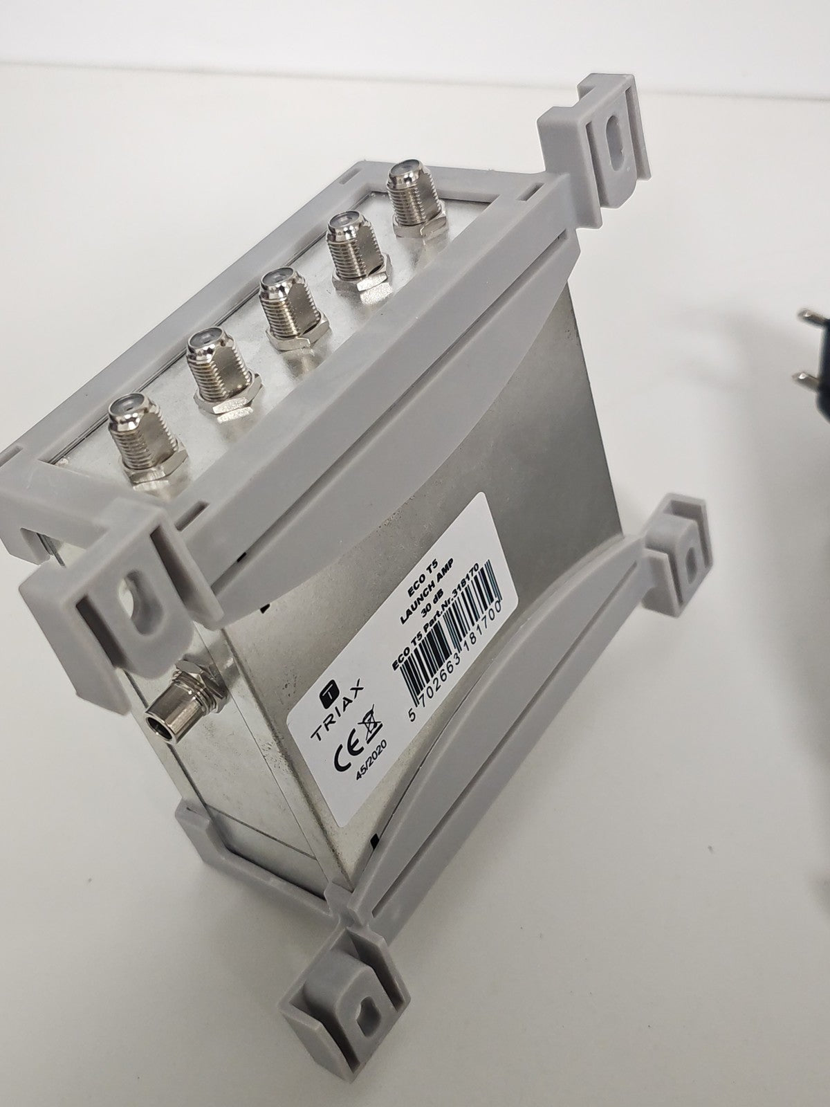 Multiswitch Triax TMS 1712 CE P 17 Entrées 12 Sorties Répartiteur Satellite TV