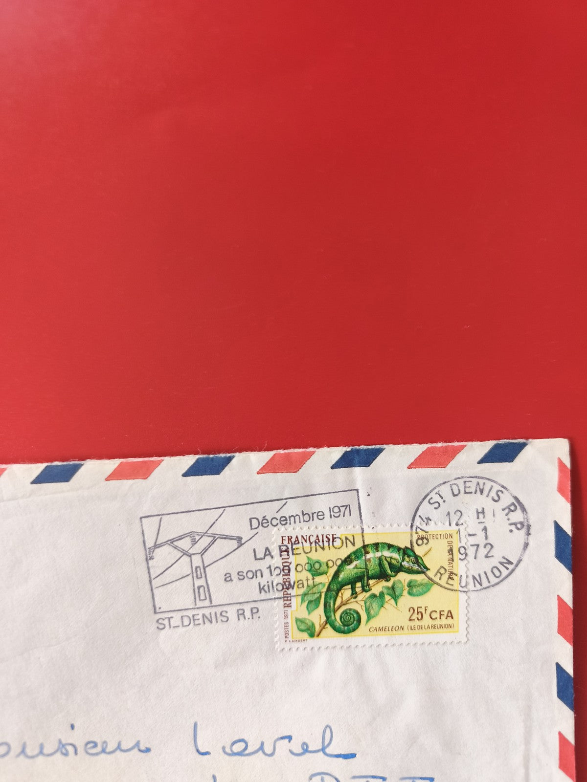 Enveloppe philatélie La Réunion oblitérée, timbre caméléon, bordure tricolore