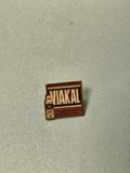 Pin's publicitaire vintage Viakal anti-calcaire, carré, couleurs bleu et rouge