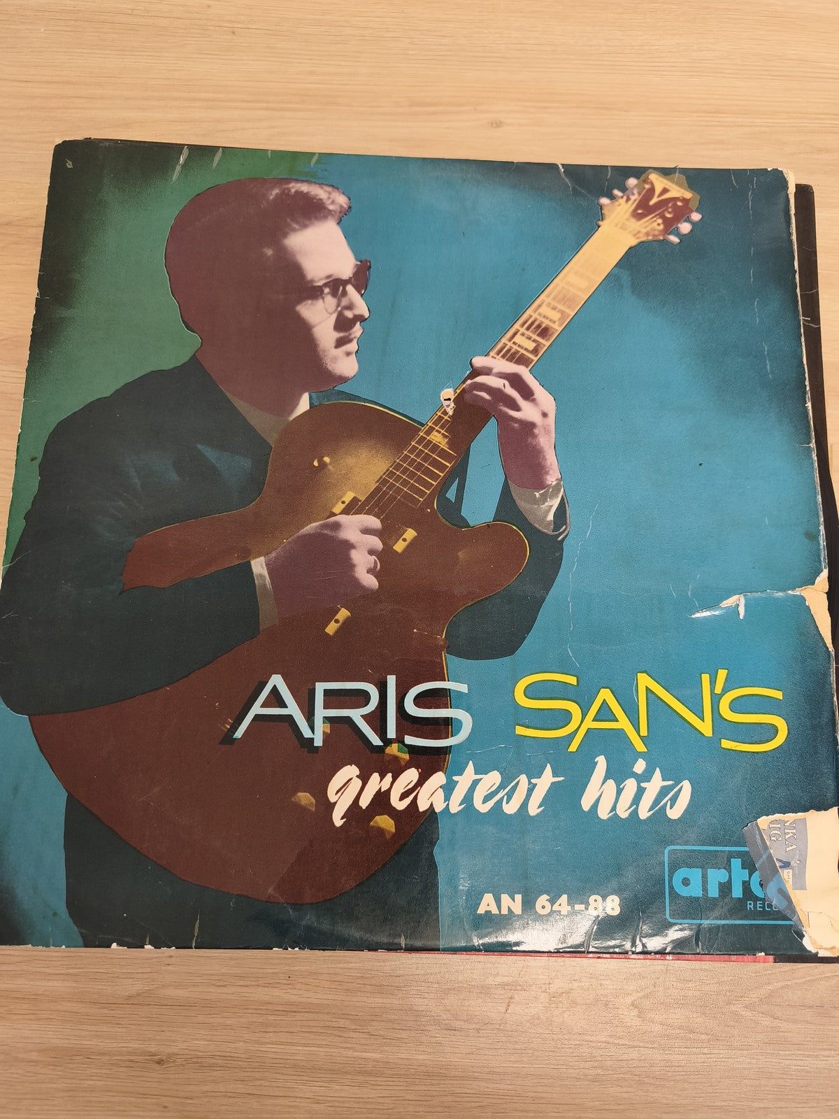 Vinyle 33T Aris San's Greatest Hits pochette bleue guitare Artas Records