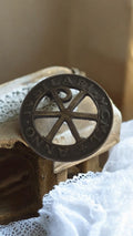 Broche vintage Rome 1950 Anno Jubilaei, symbole chrétien, souvenir ancien Italie