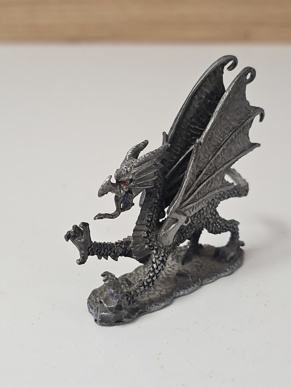 Petite figurine dragon décorative en métal, statuette fantasy d'occasion