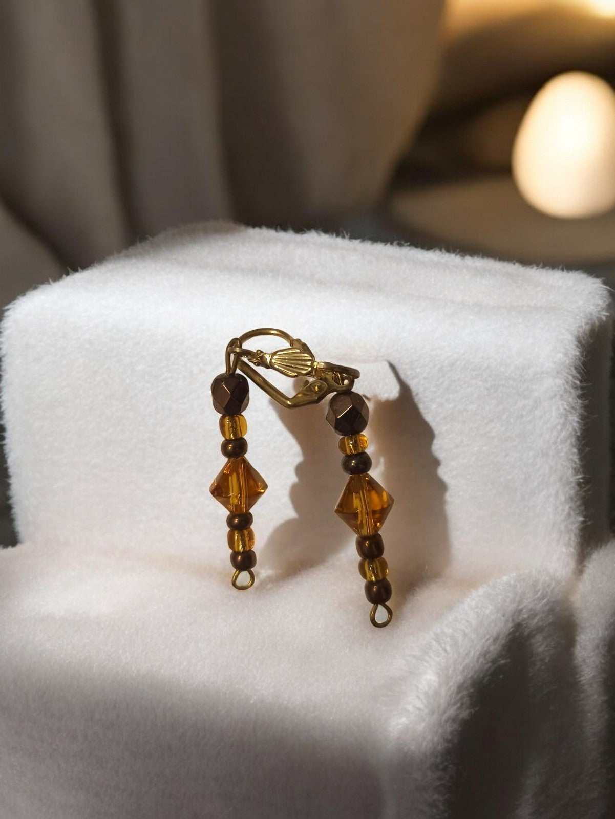 Paire boucles d’oreilles vintage rétro perles ambre fermoir doré fantaisie ancie