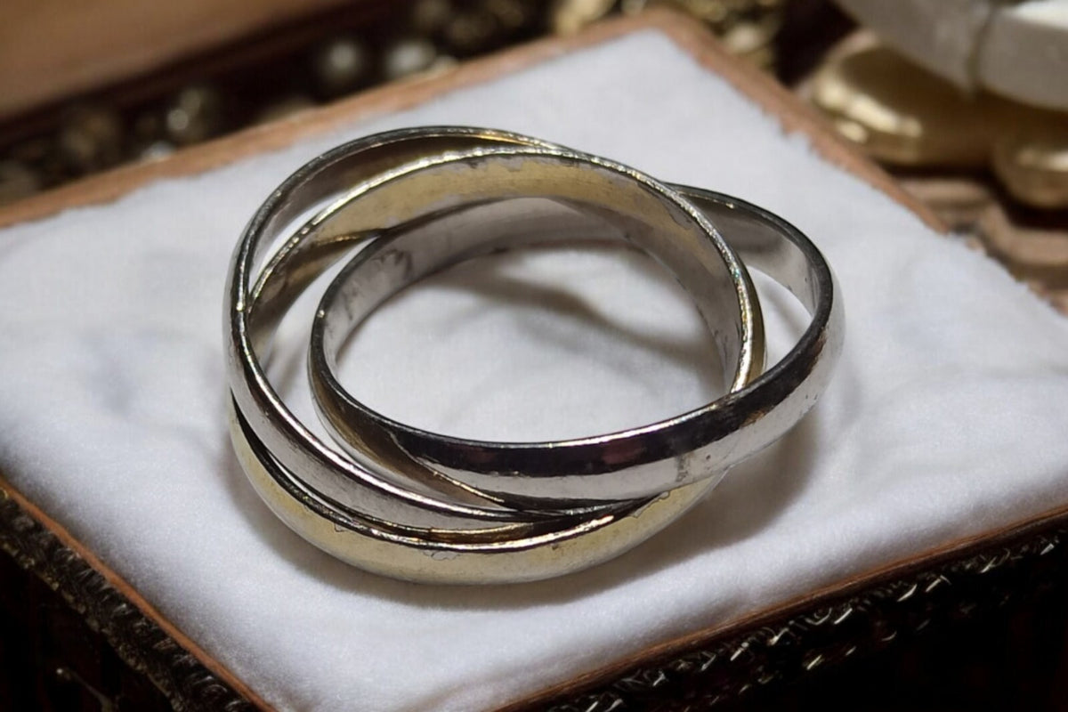 Vintage Two-Tone Intertwined Three-Ring Fashion Ring, Size 56