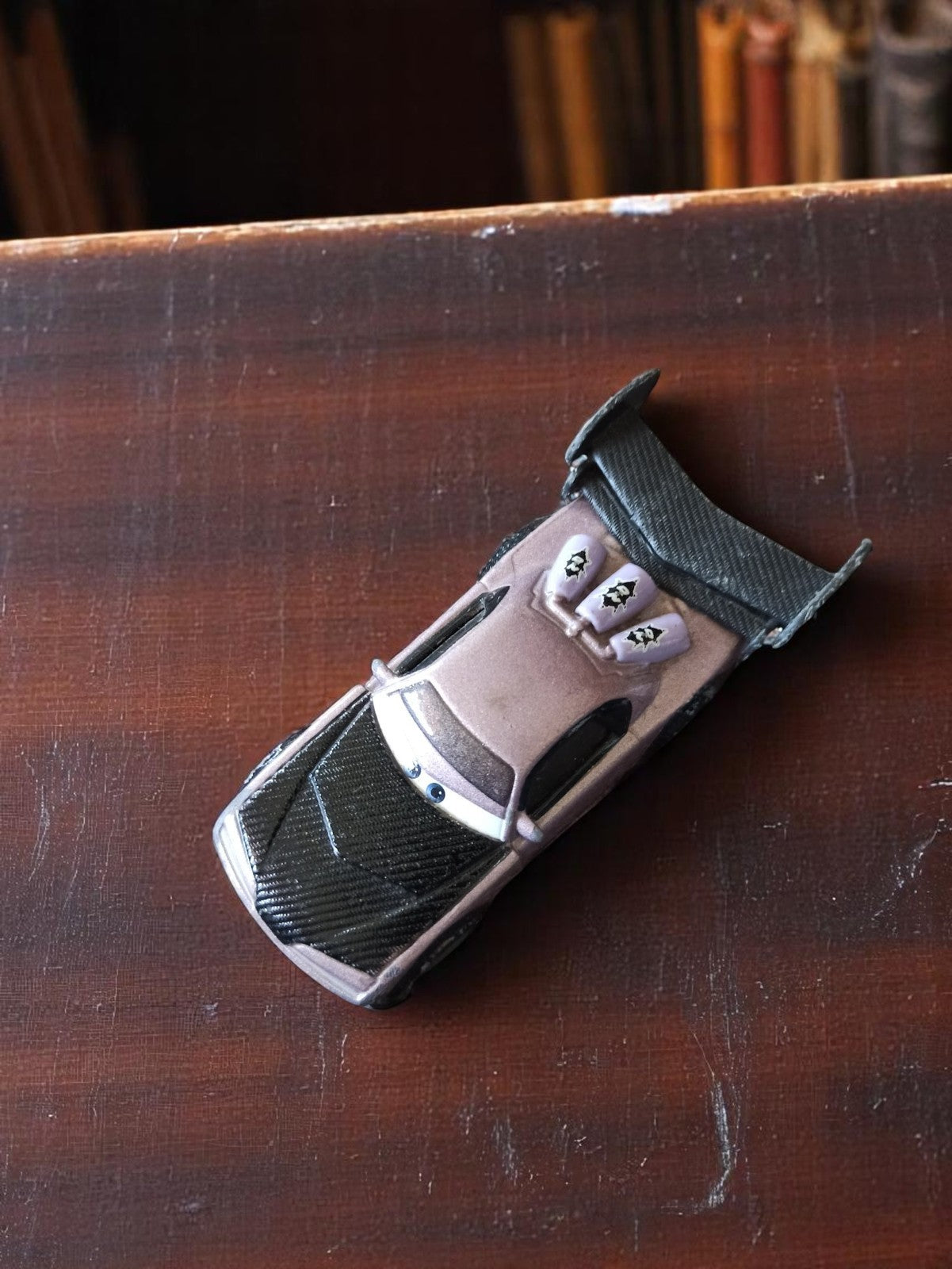 Voiture miniature Disney Cars vintage grise et noire, modèle Disney Pixar