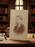 Photographie ancienne portrait homme cabinet de curiosité vintage XIXe