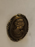 Broche camée vintage ovale dorée, portrait femme style ancien, bijou rétro
