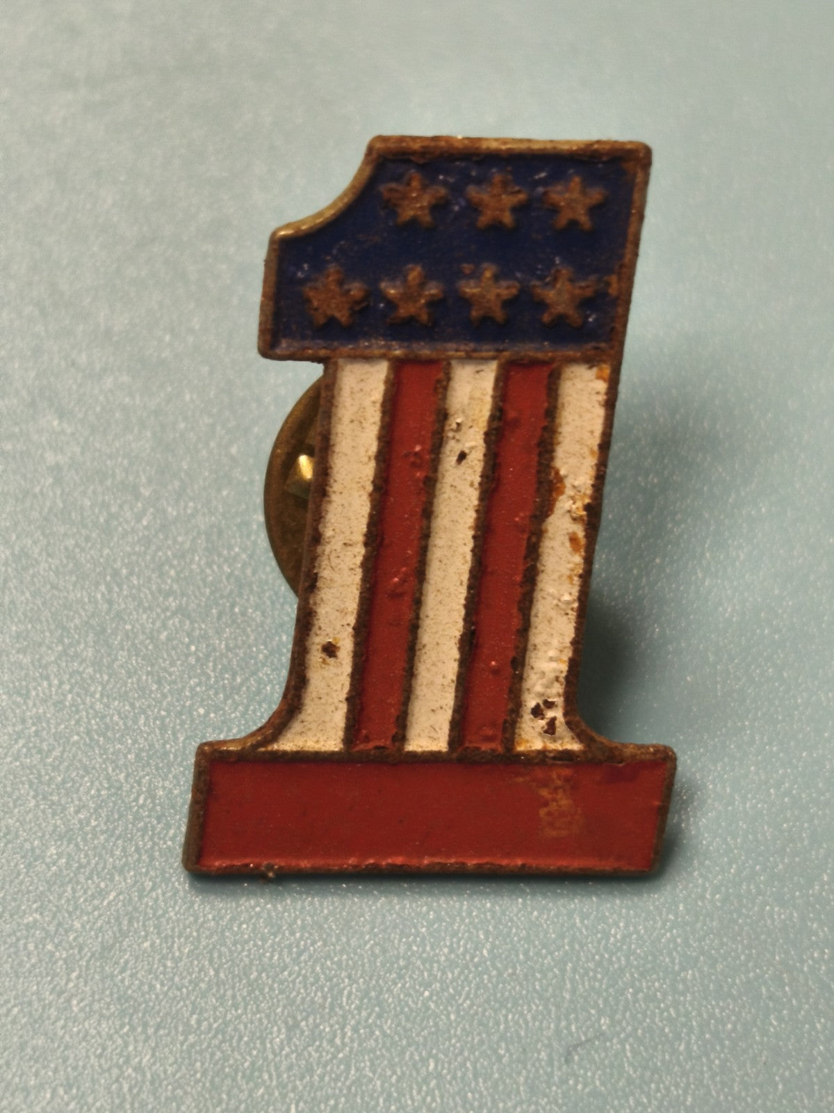 Pin's vintage USA numéro 1 drapeau américain émaillé collection rétro