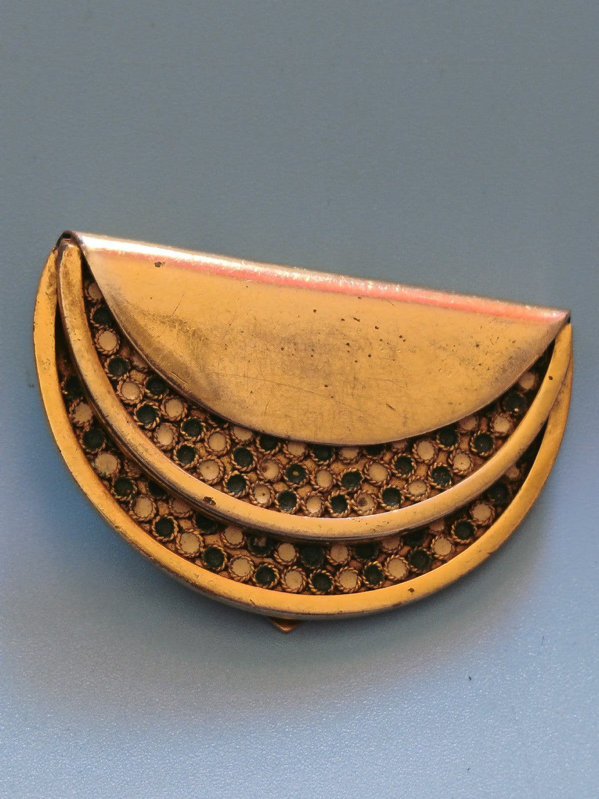 Vintage antique gold-plated retro brooch for collector decorative jewelry