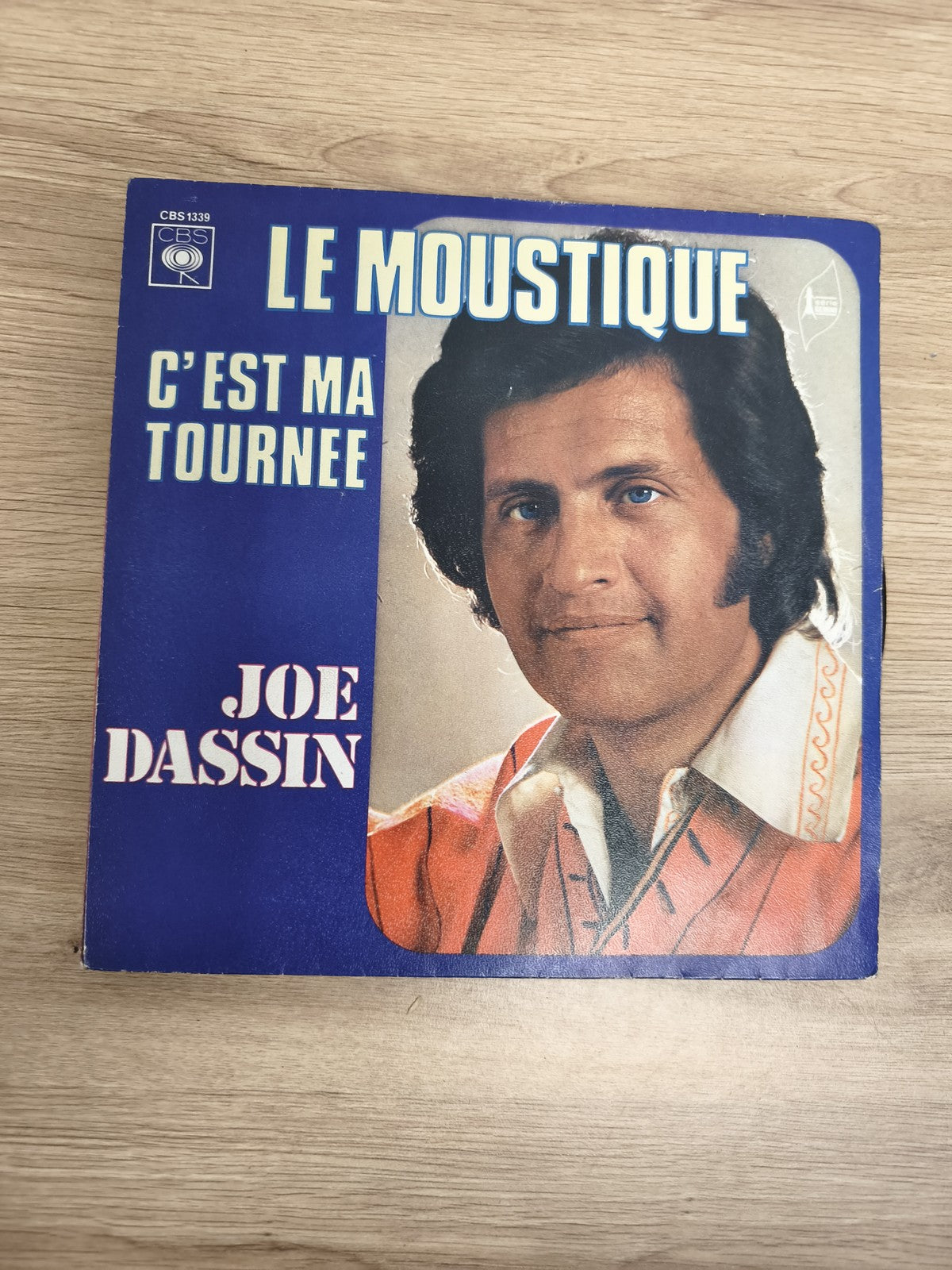 Vinyle 45 tours Joe Dassin Le Moustique / C'est Ma Tournée pochette bleue