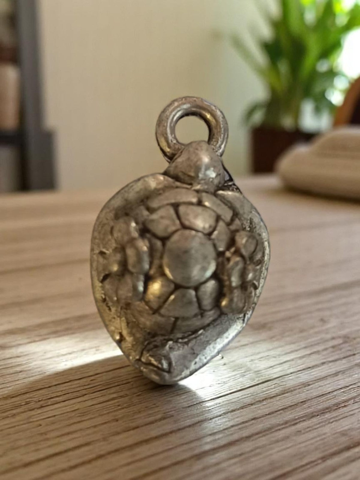 Pendentif tortue vintage métal années 50 rétro deadstock bijou ancien