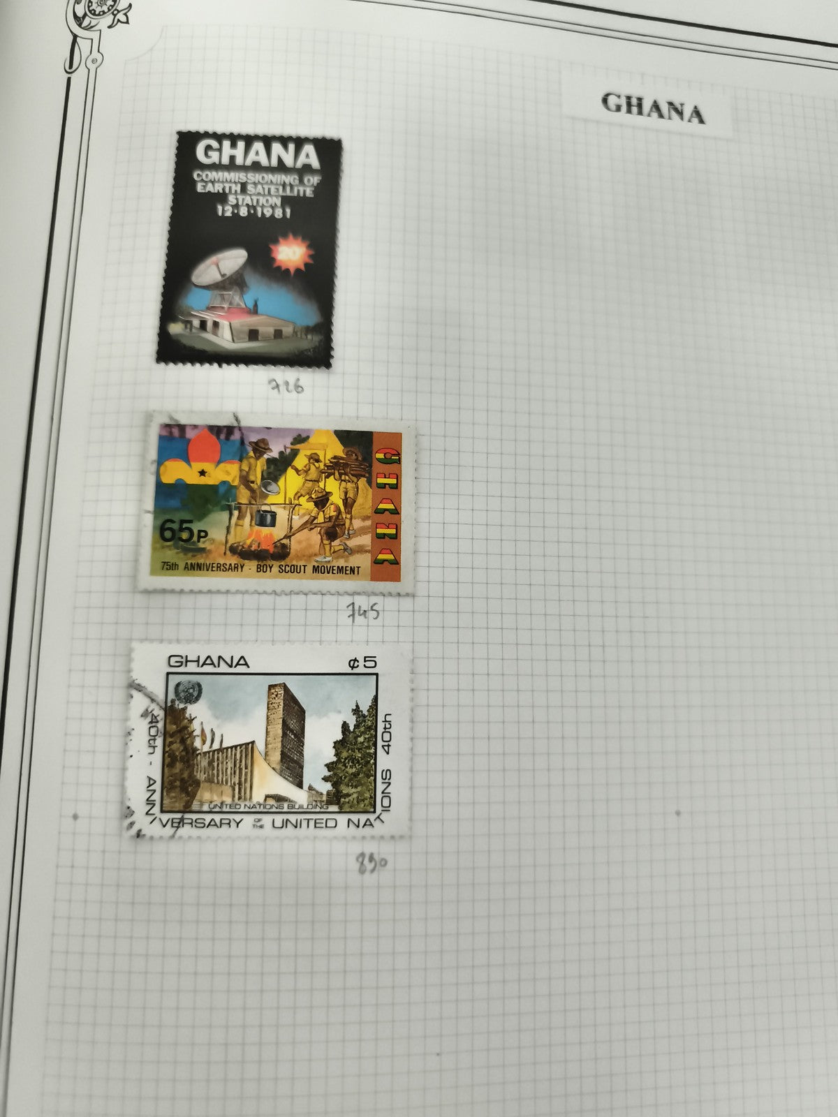 Timbres Ghana x3 thématiques satellites scouts ONU philatélie commémoratifs