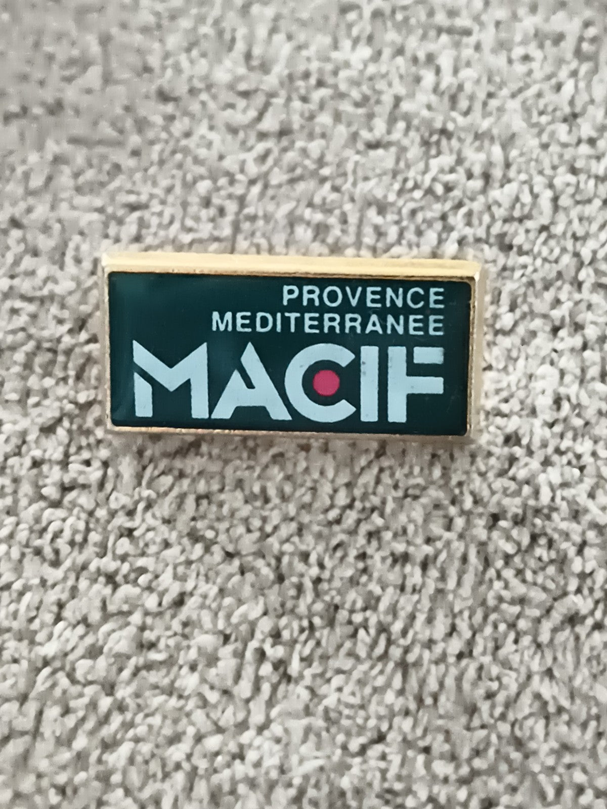 Pin's vintage MACIF Provence Méditerranée logo, badge rétro (Ref 10)