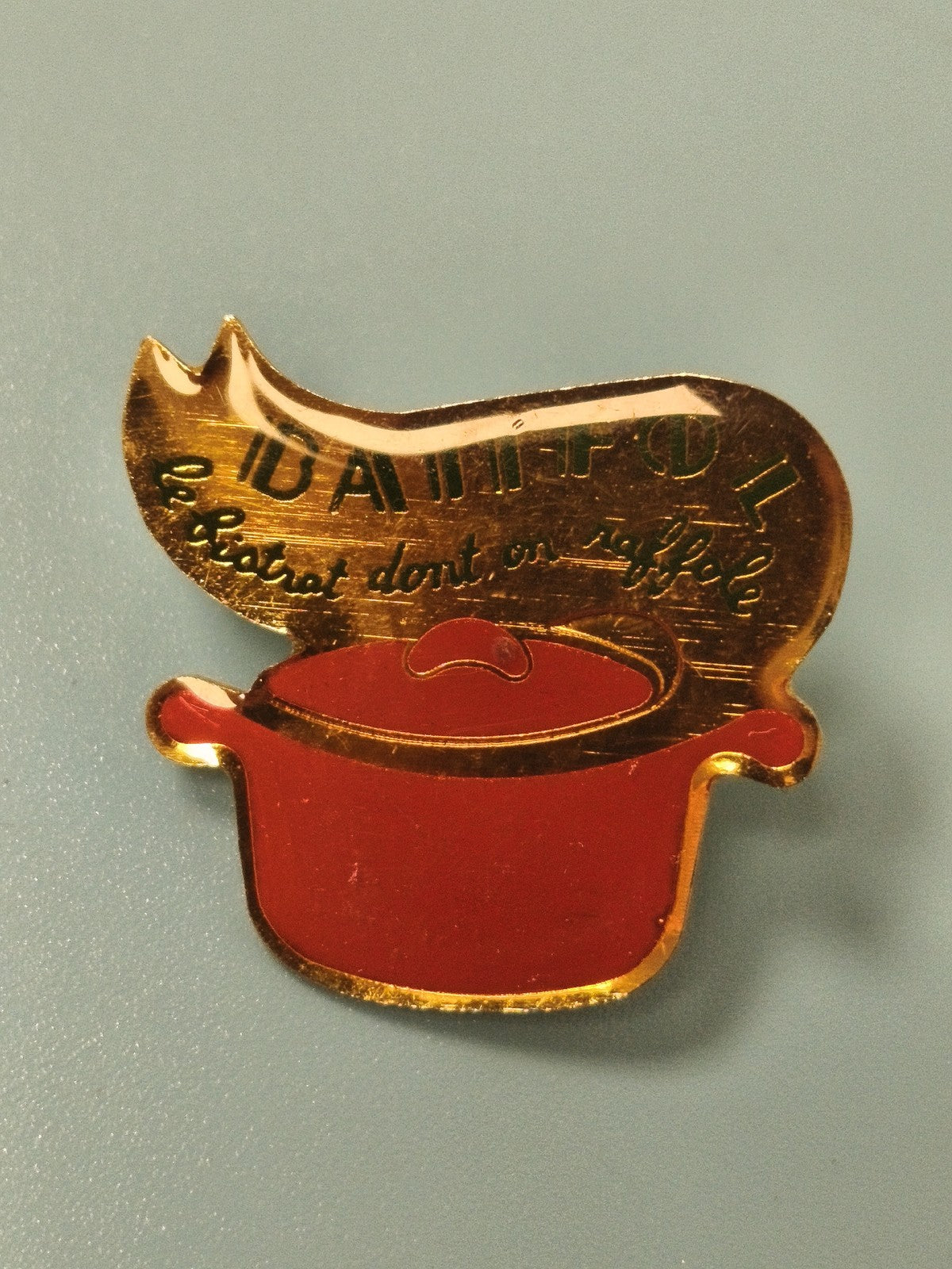 Vintage pin's publicitaire BAIMFOL casserole rouge cuisine rétro (Ref 13)