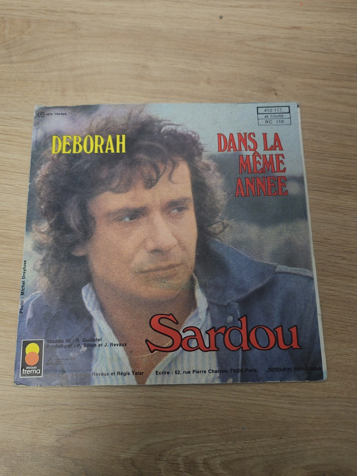 Disque vinyle 45 tours ancien rétro Michel Sardou collection vintage musique