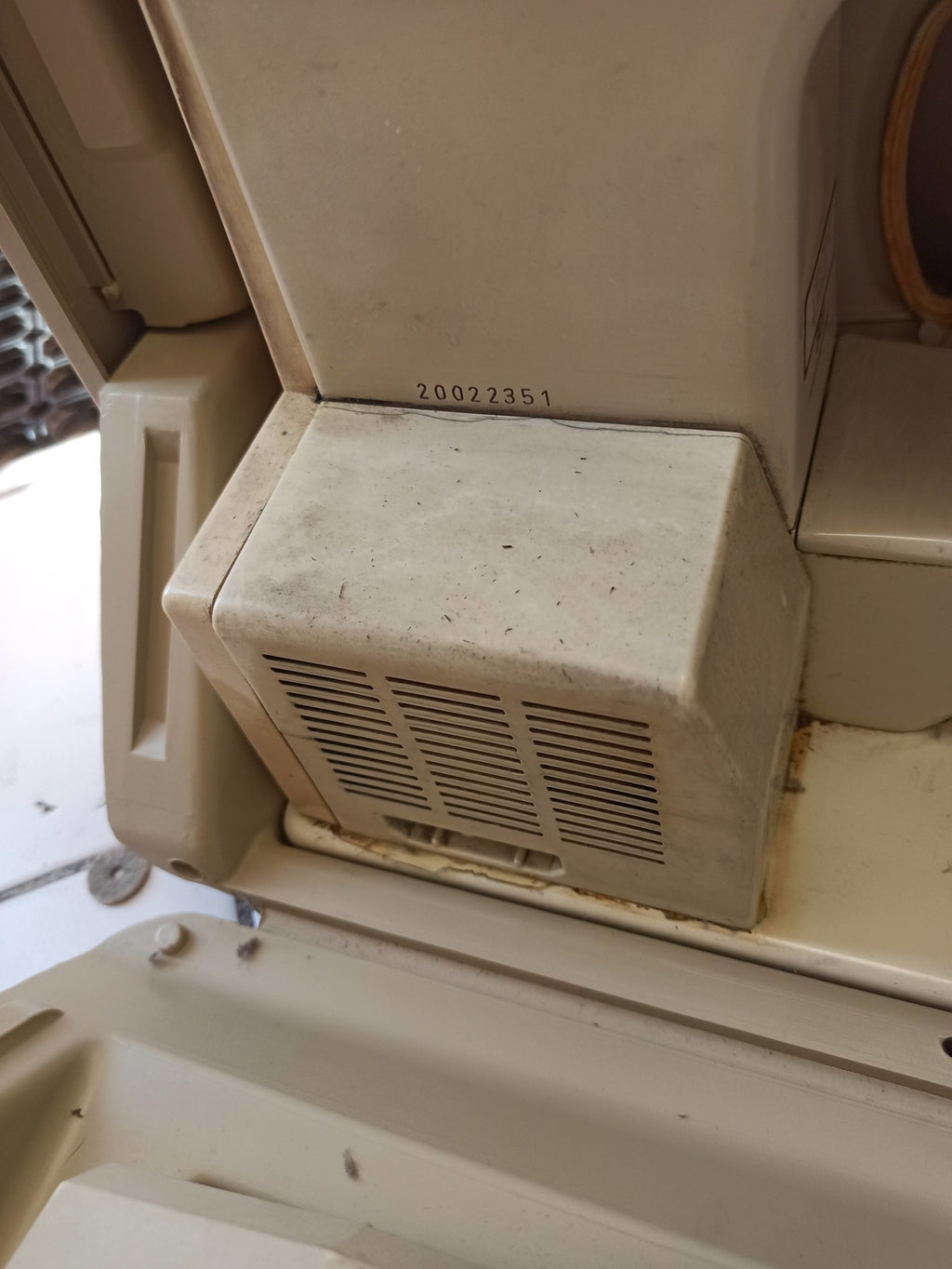 Machine à coudre Bernina vintage avec valise et guide, à restaurer, ancien modèl