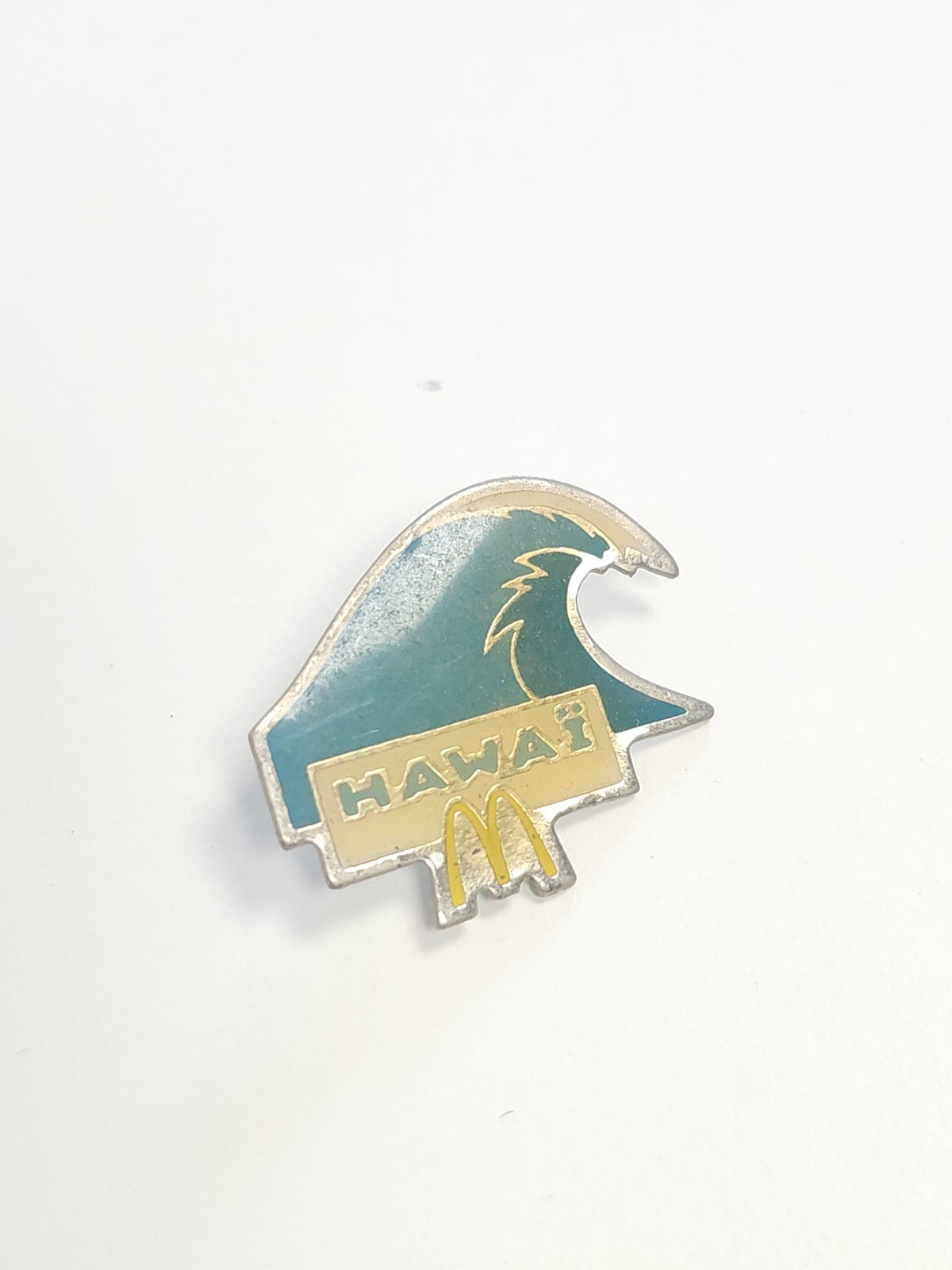 Pin's ancien McDonald's thème Hawaï, badge rétro collection fast-food vintage