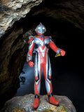 Figurine Ultraman Bandai Japan Héros, rouge et argent, d'occasion