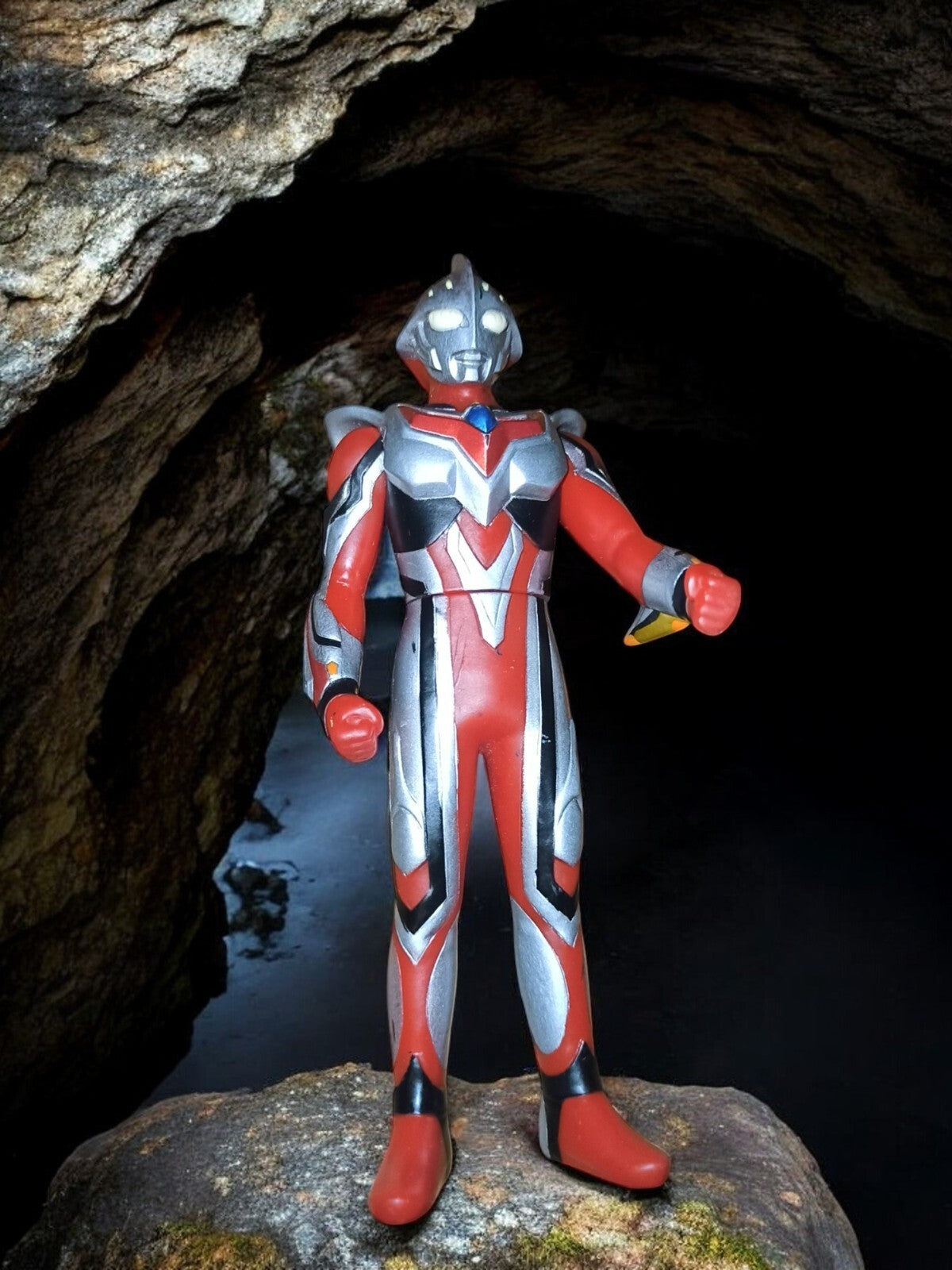 Figurine Ultraman Bandai Japan Héros, rouge et argent, d'occasion