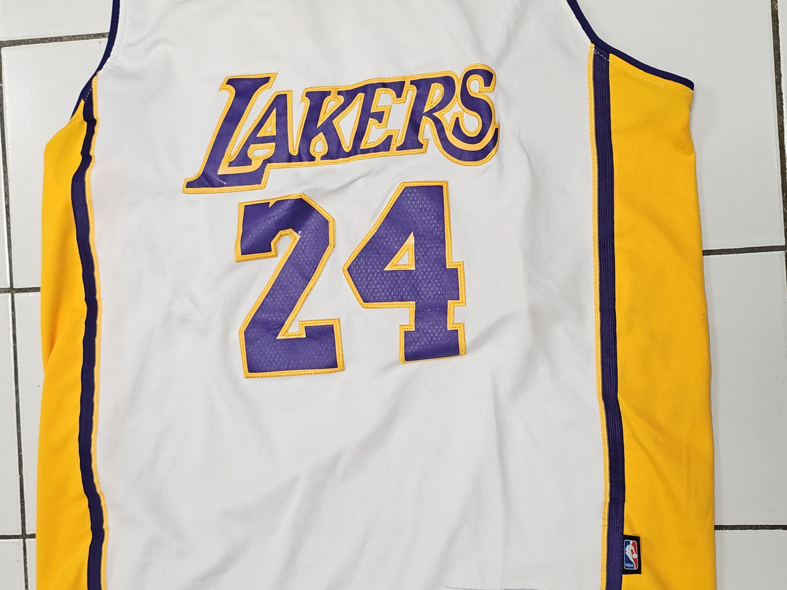 Maillot basket Adidas NBA Lakers Kobe Bryant domicile homme taille L Los Angeles
