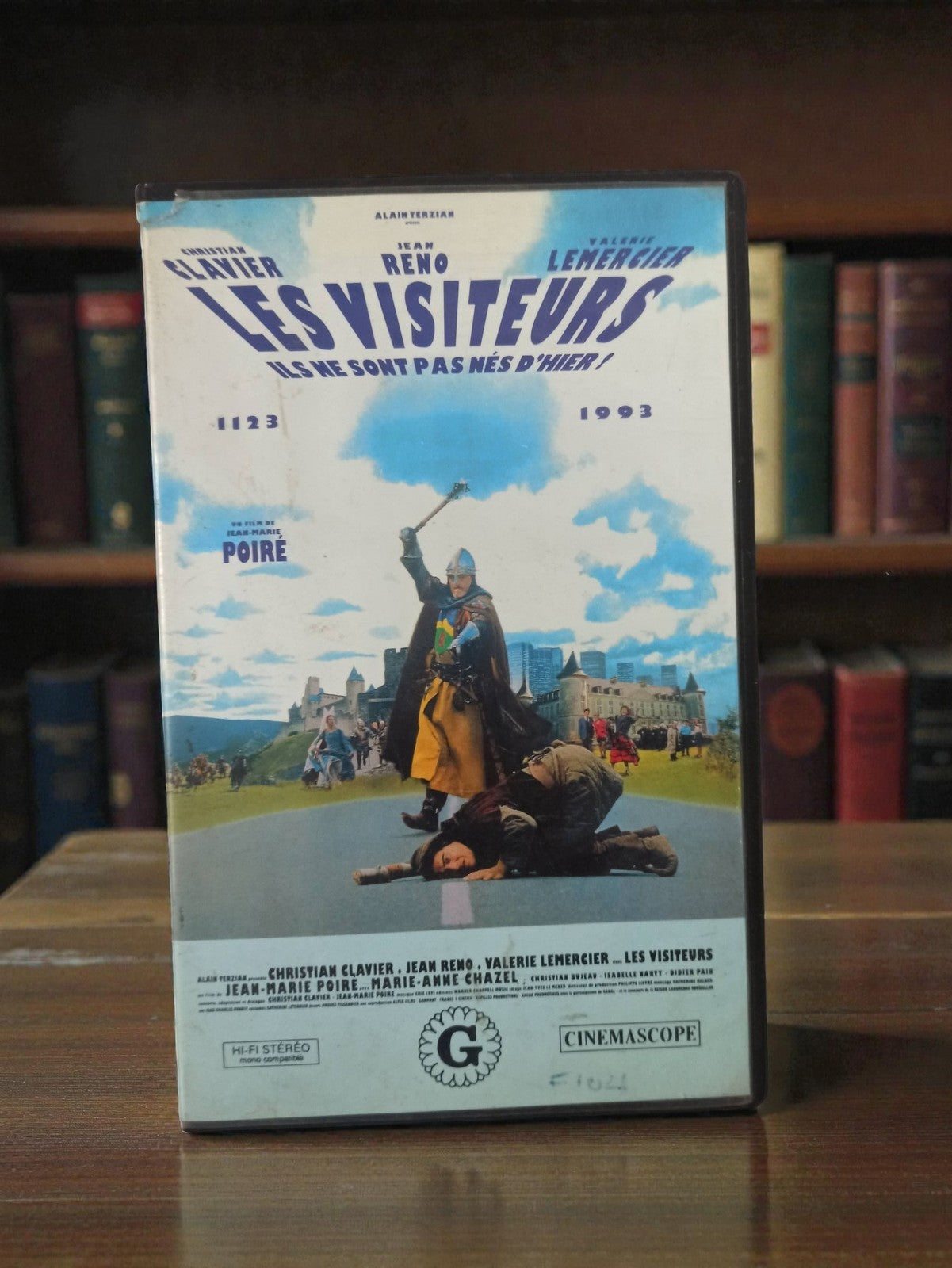 VHS Les Visiteurs film culte français rétro 1993 cassette vidéo vintage rare