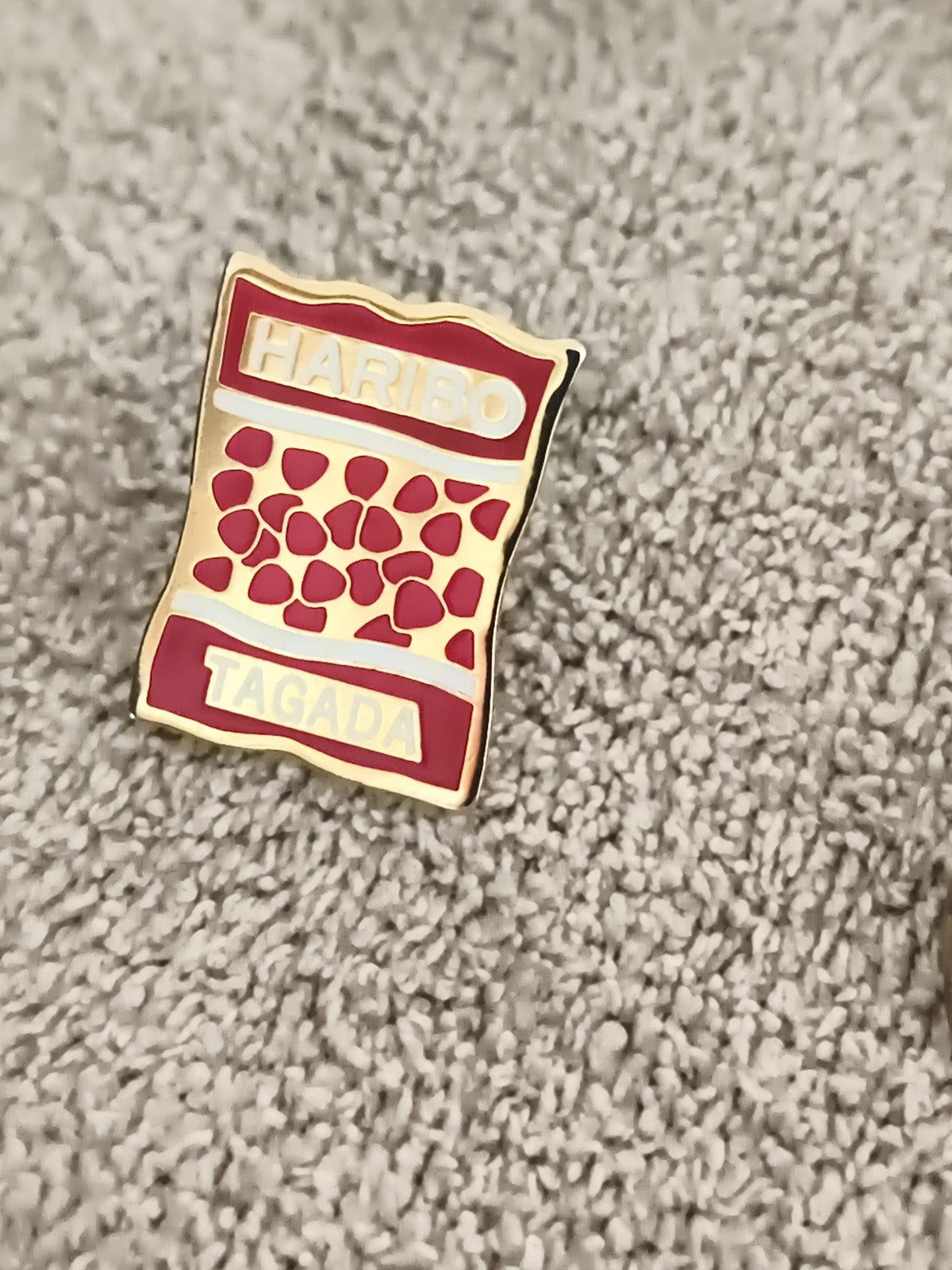 Pin's HARIBO Tagada vintage, forme sachet, émaillé, badge rétro années 90