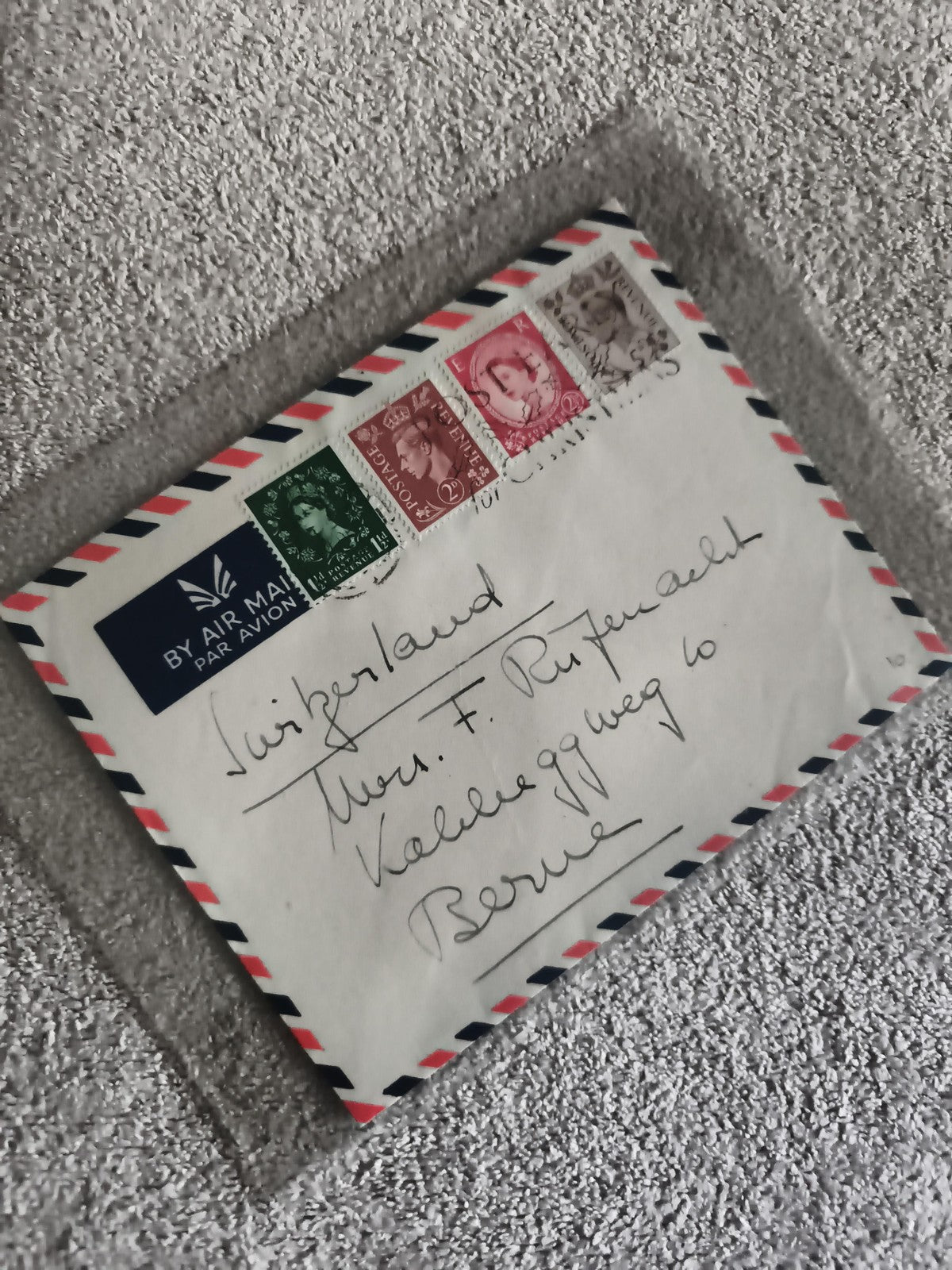 Lettre avion Air Mail Royaume-Uni timbres Elizabeth II enveloppe affranchie (Ref