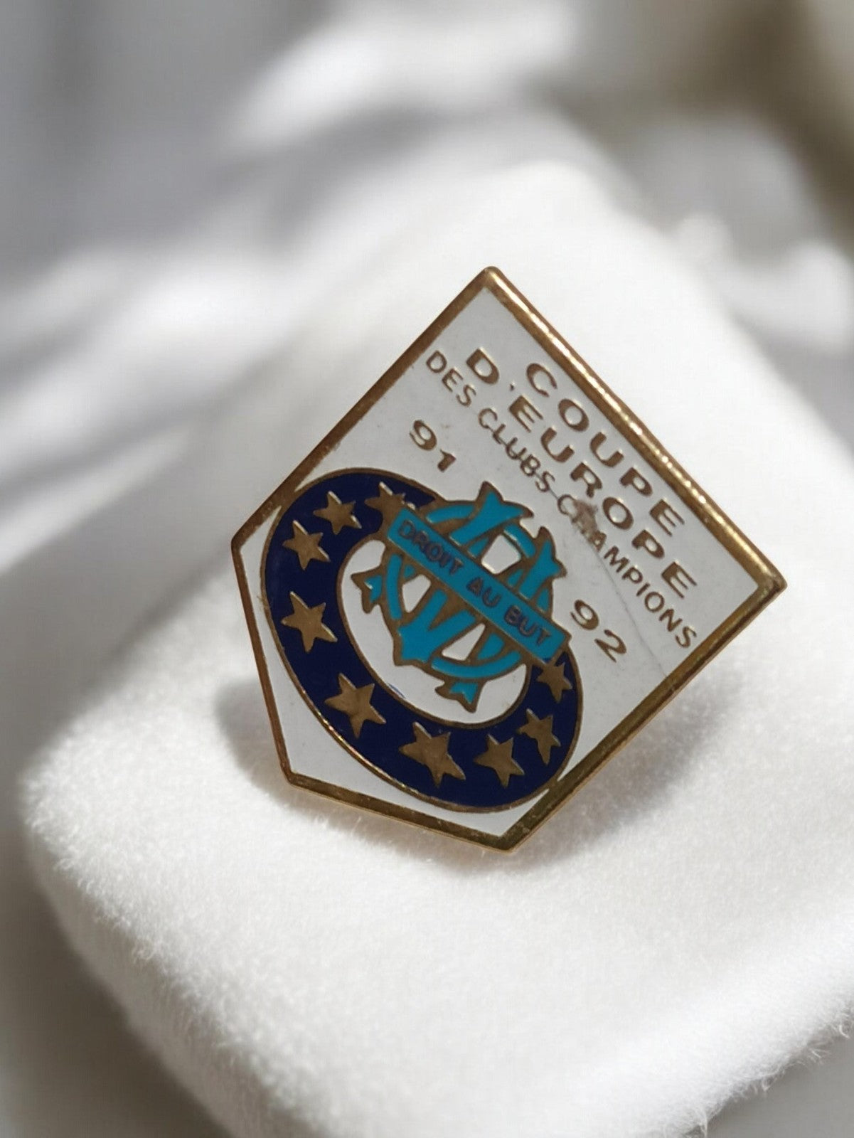 Pin's Olympique de Marseille Coupe d?Europe 91-92 vintage football rétro OM