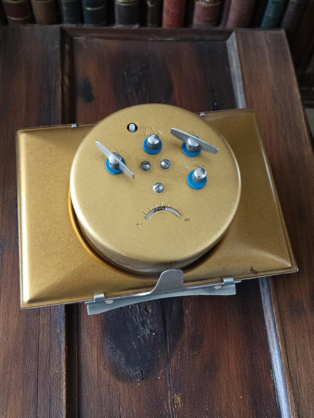 Réveil vintage Polaris China vert cadran doré déco rétro ancien clock