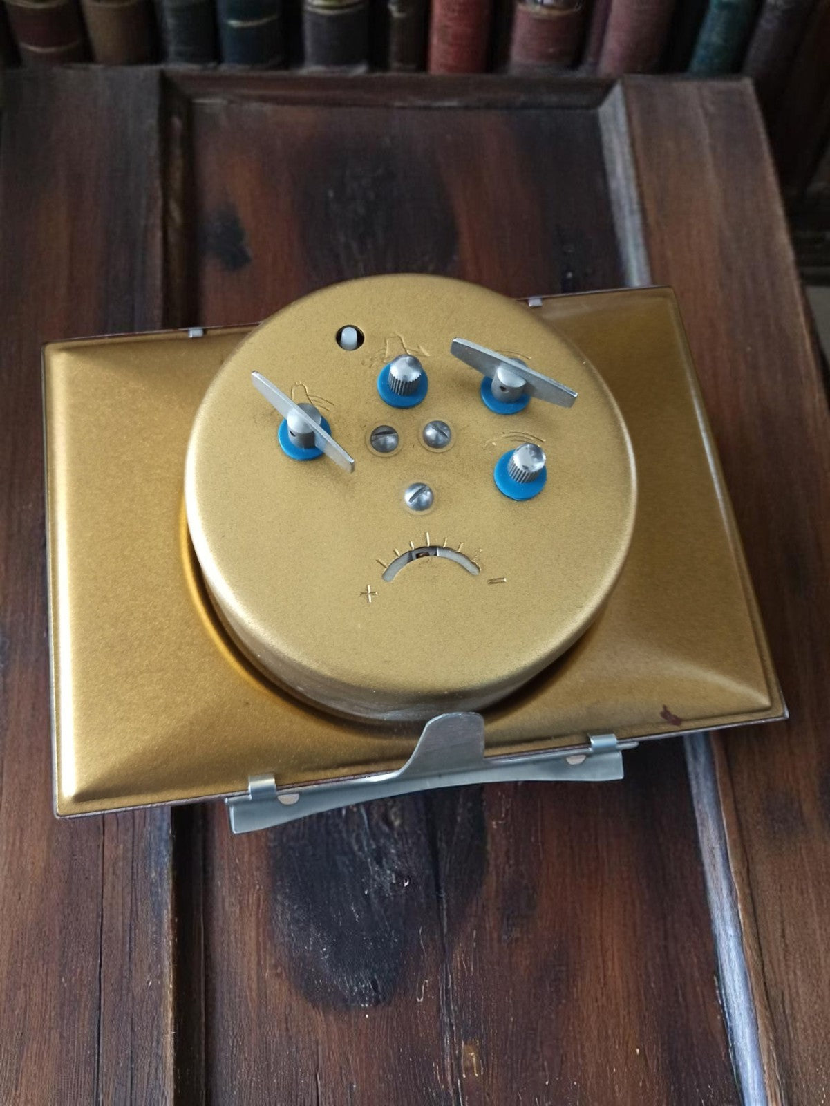 Réveil vintage Polaris China vert cadran doré déco rétro ancien clock