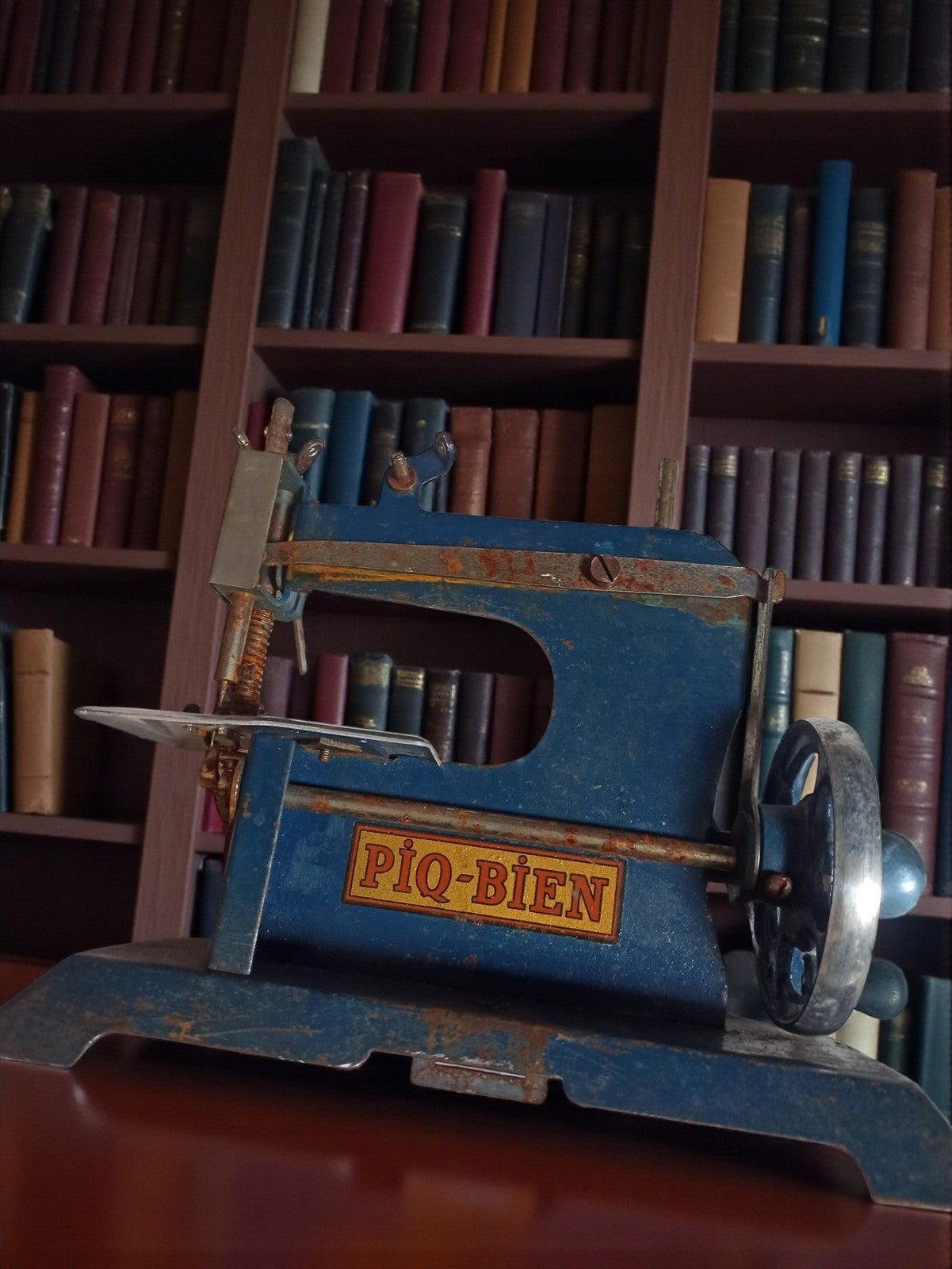 Machine à coudre jouet PIQ-BIEN vintage métal bleu ancien rétro déco