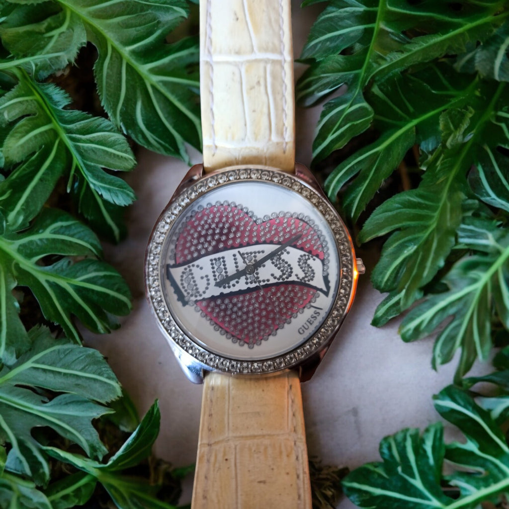 Montre Guess vintage cœur strass cadran édition limitée quartz cuir beige