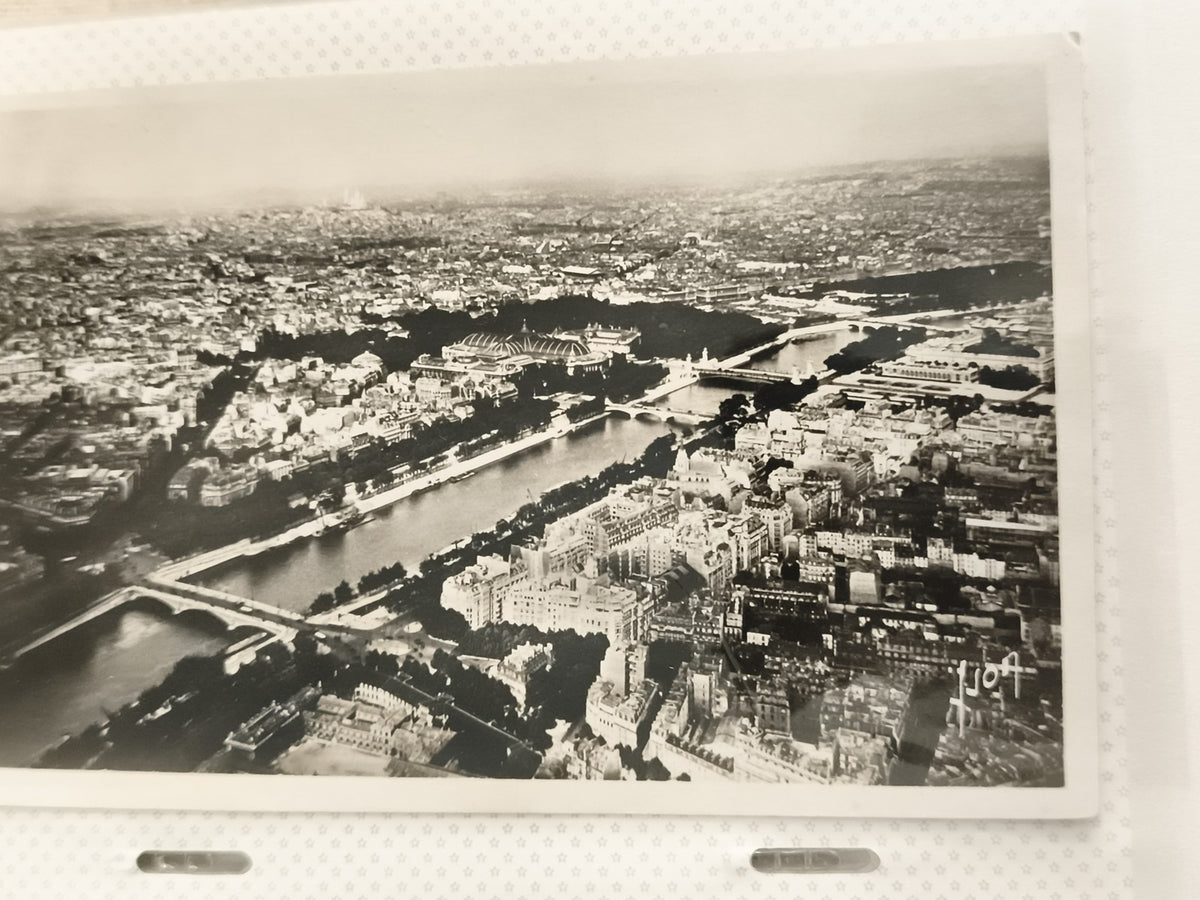 Carte postale ancienne Paris vue aérienne Seine CPA vintage photo noir et blanc