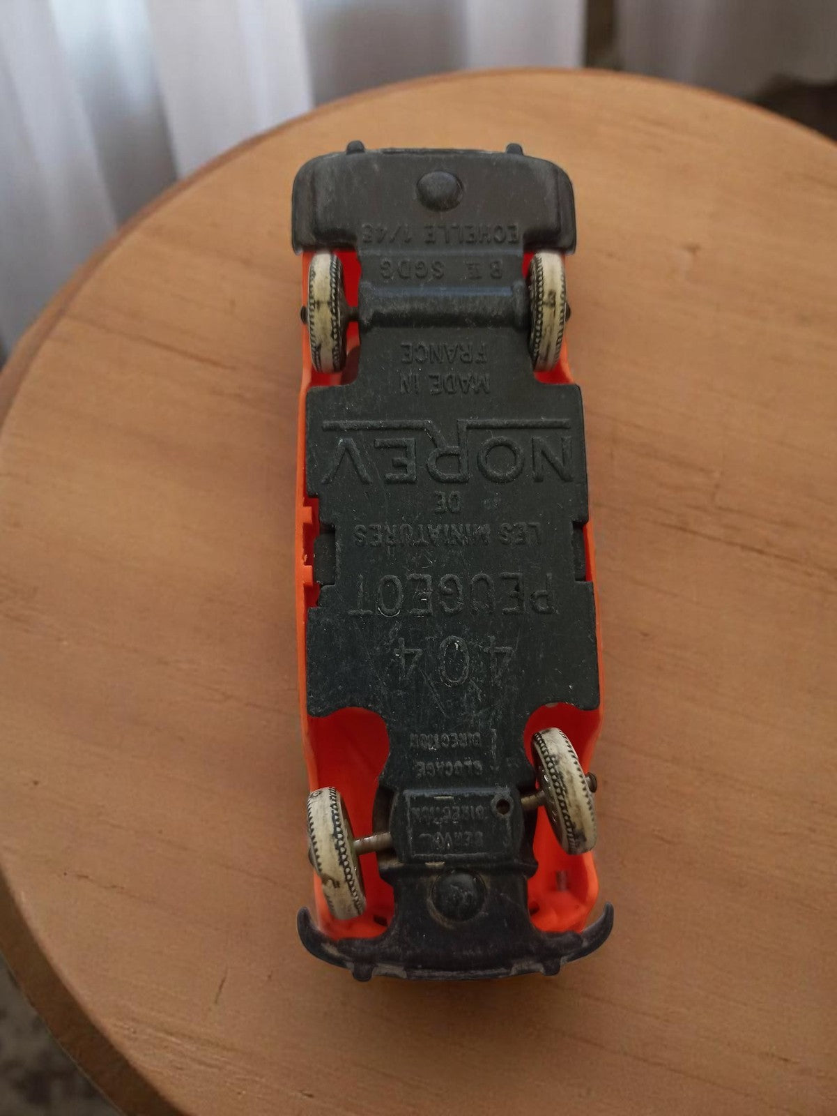 Voiture miniature Norev Peugeot orange vintage ancien jouet France