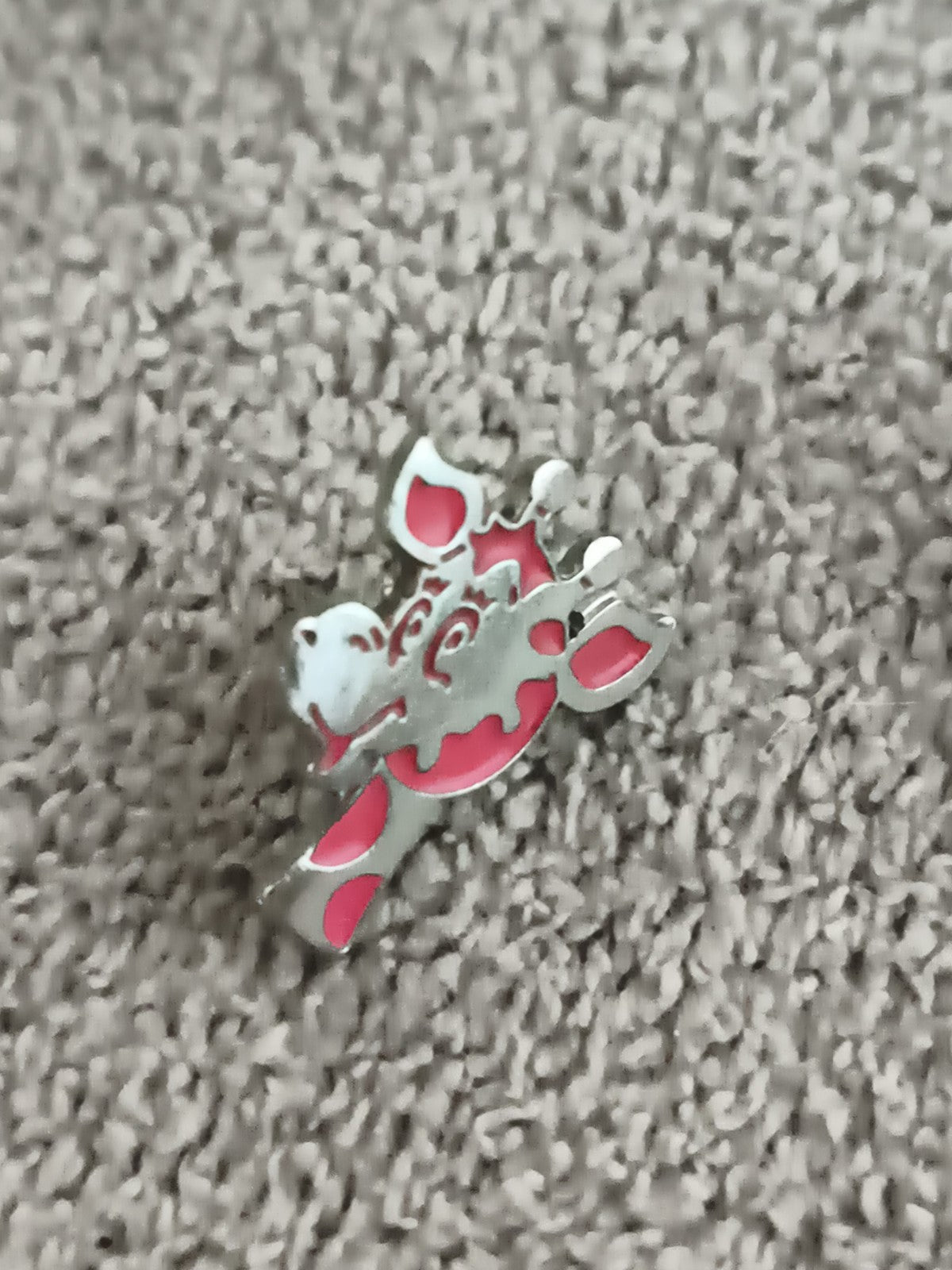 Pin's vintage girafe émaillé rose animalier badge années 90 (Ref 10)