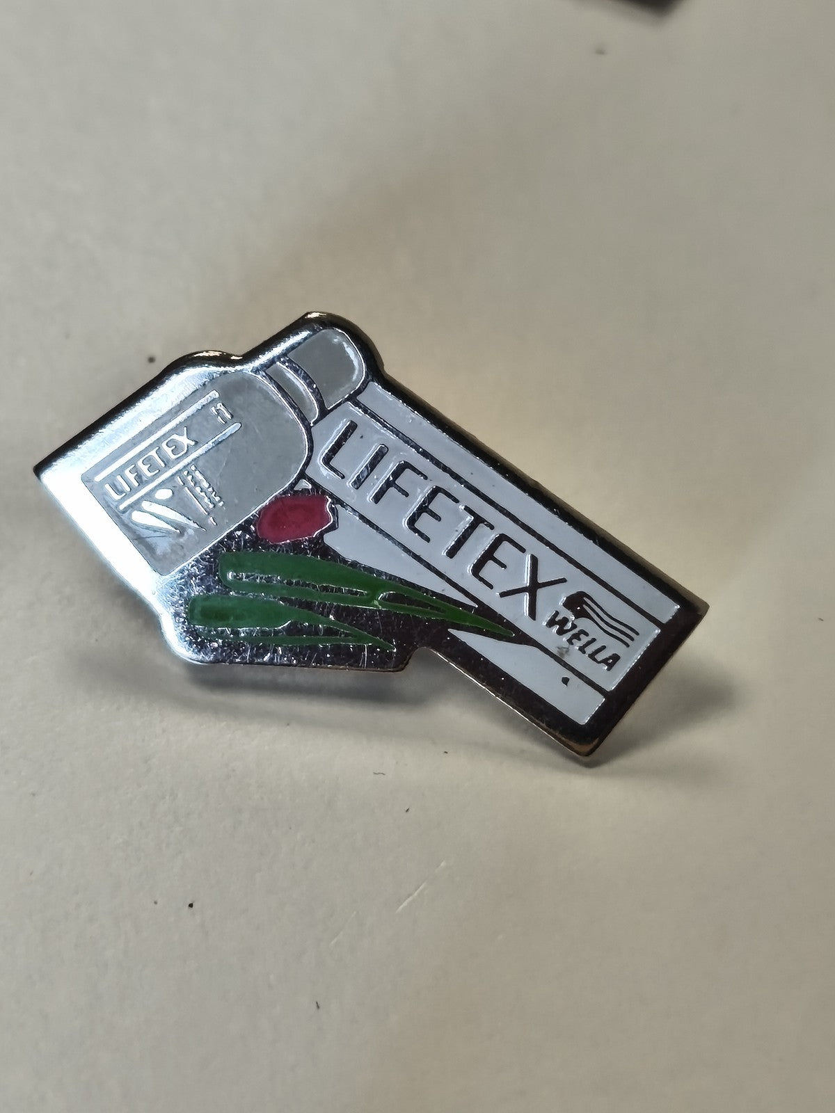 Pin's rétro ancien Lifetex ? Badge vintage collection années 80 90 rare occasion