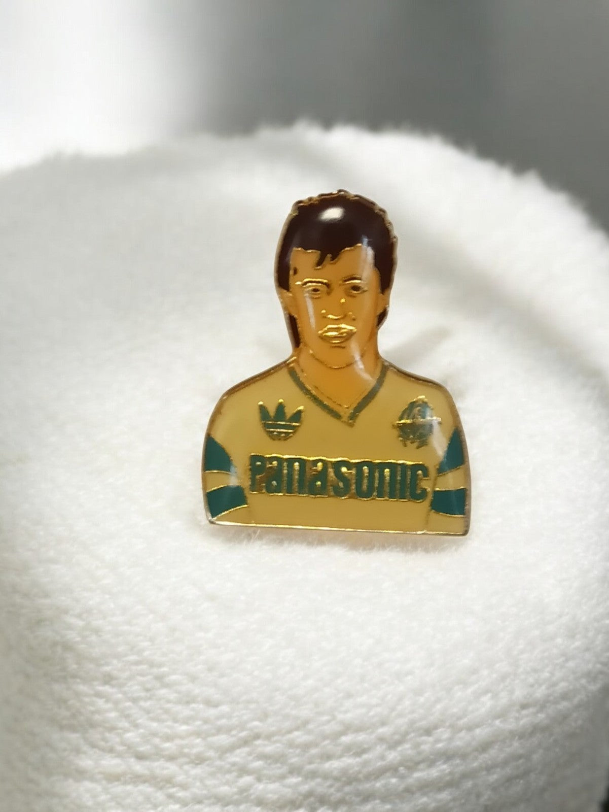 Pin's vintage joueur Olympique Marseille Panasonic Adidas rétro football rare