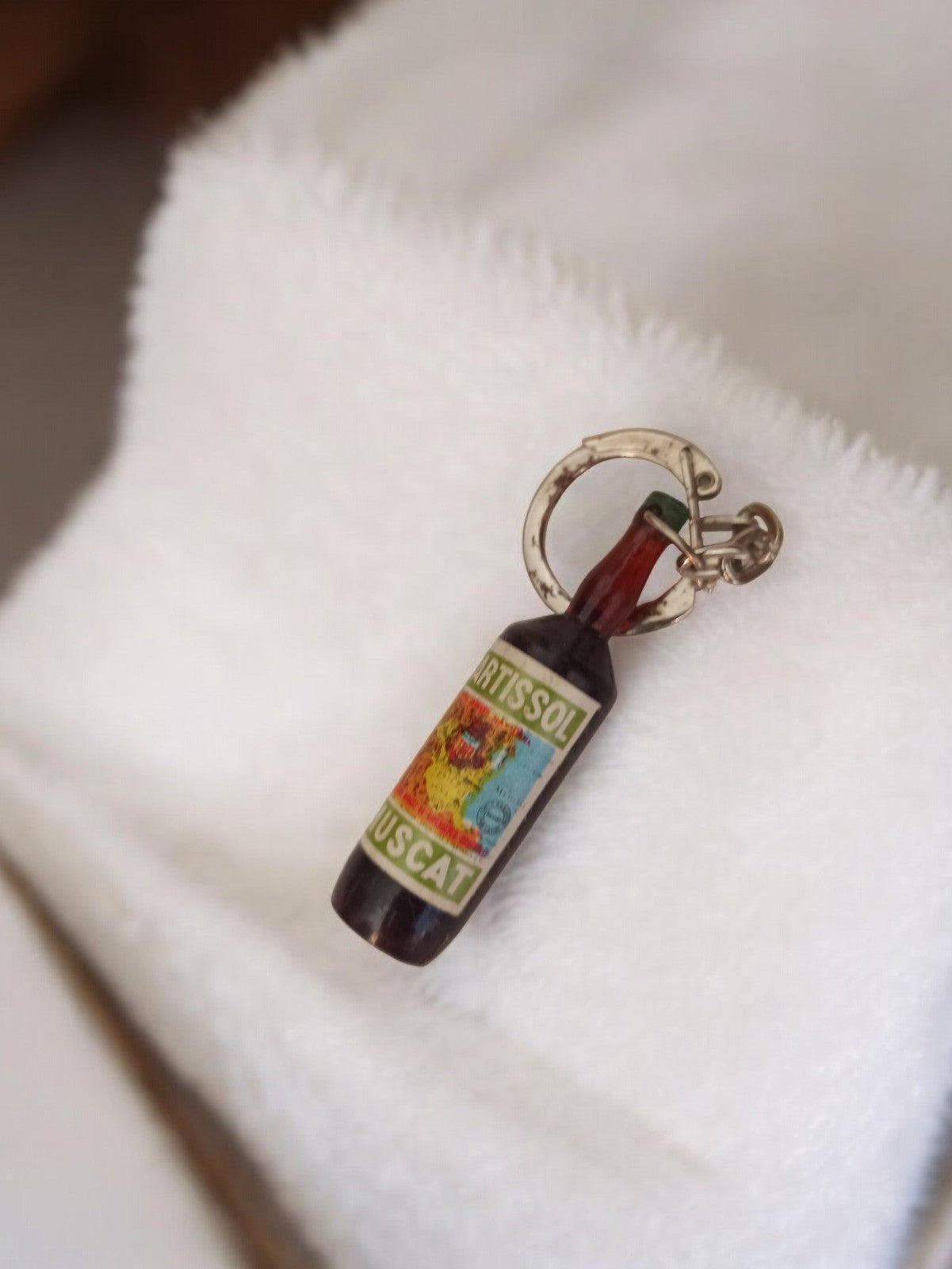 Porte-clés bouteille Artissol Muscat vintage ancien pub rétro rare