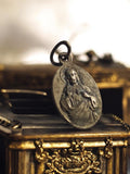 Médaille religieuse ancienne vintage métal Jésus Christ ovale pendentif catholiq