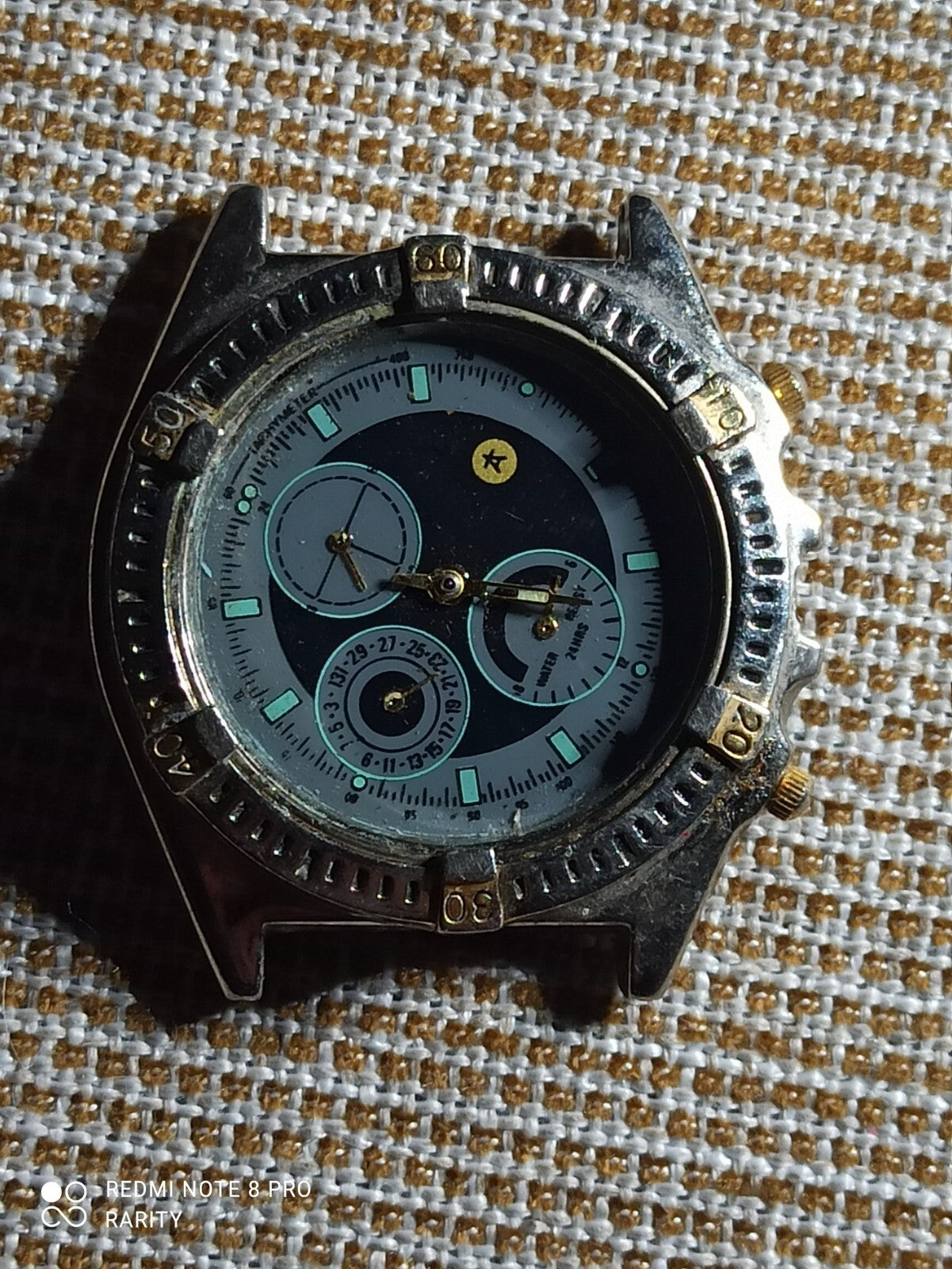 Montre multifonction vintage style chronographe cadran bleu – non testée