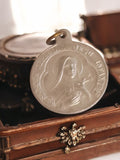 Médaille religieuse Sainte Thérèse métal vintage, pendentif catholique ancien