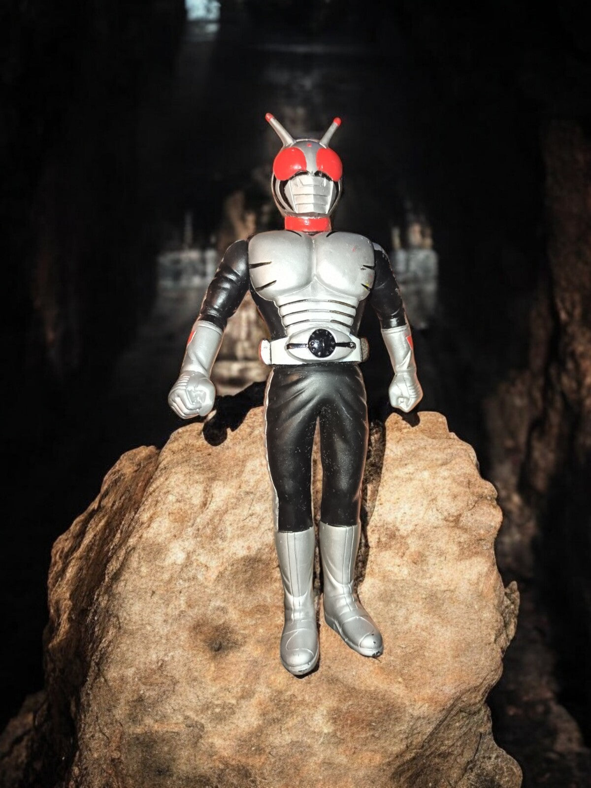 Figurine vintage Kamen Rider noir argent - Japon rare - robot rétro